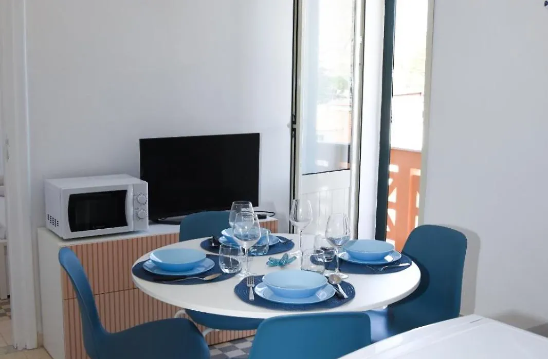 Apartment By The Sea Mondello Beach-1