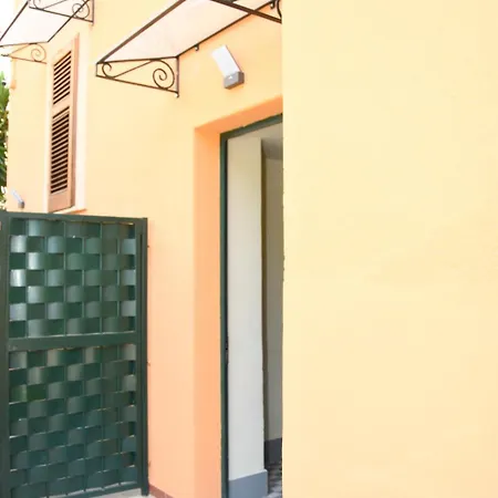 Apartment By The Sea Mondello Beach-2